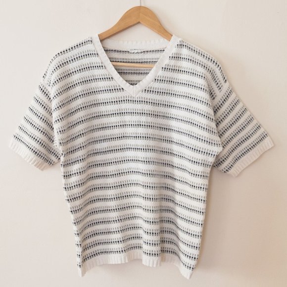 Vintage Tops - ✨ Vintage Short Sleeve V Neck Knit Top